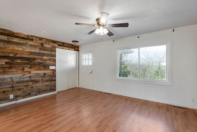 182 Valley View Drive, Ridgedale, MO 65739