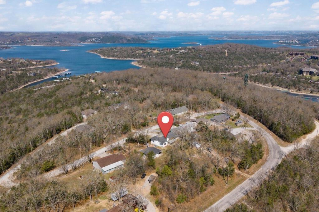 182 Valley View Drive, Ridgedale, MO 65739