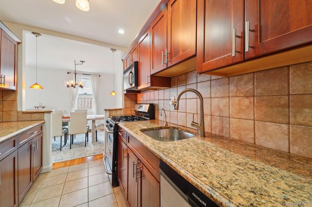 4 Sadore 7F, Yonkers, NY 10710