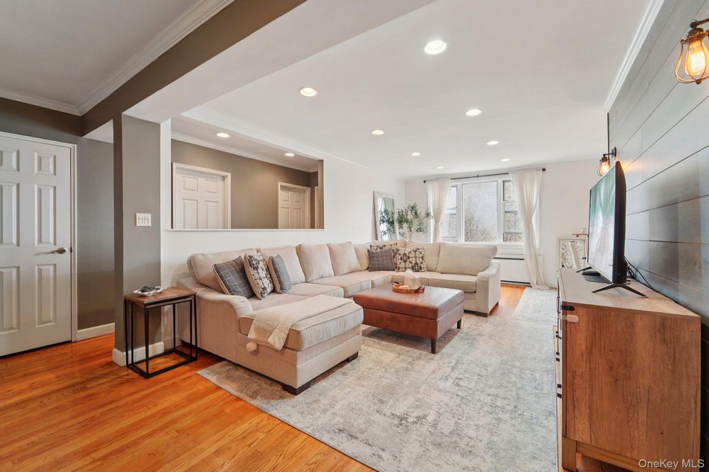 4 Sadore 7F, Yonkers, NY 10710