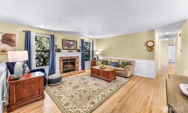 20714 NE 43rd Street, Sammamish, WA 98074
