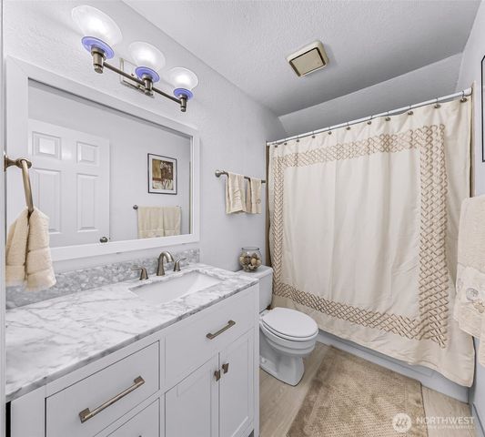 20714 NE 43rd Street, Sammamish, WA 98074