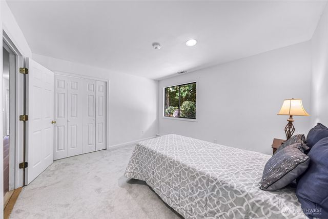 20714 NE 43rd Street, Sammamish, WA 98074