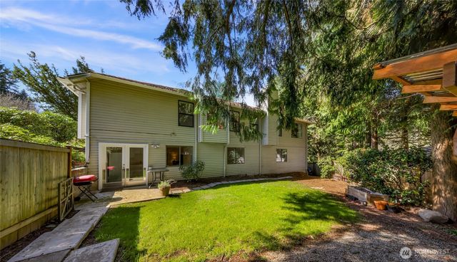 20714 NE 43rd Street, Sammamish, WA 98074