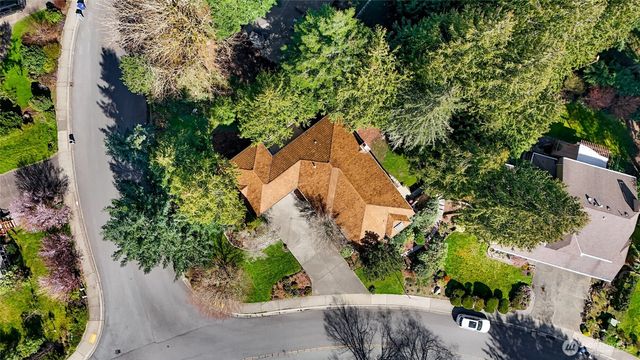 20714 NE 43rd Street, Sammamish, WA 98074
