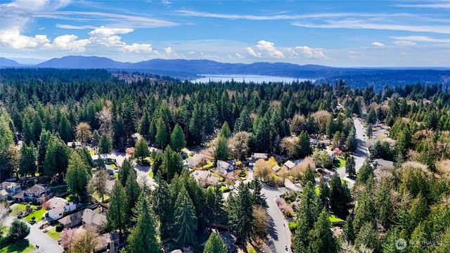20714 NE 43rd Street, Sammamish, WA 98074