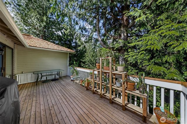 20714 NE 43rd Street, Sammamish, WA 98074