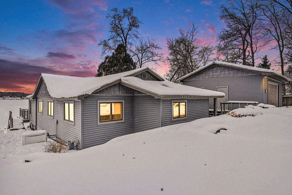 5011 Walnut Ridge Street, Johnstown Twp, MI 49017