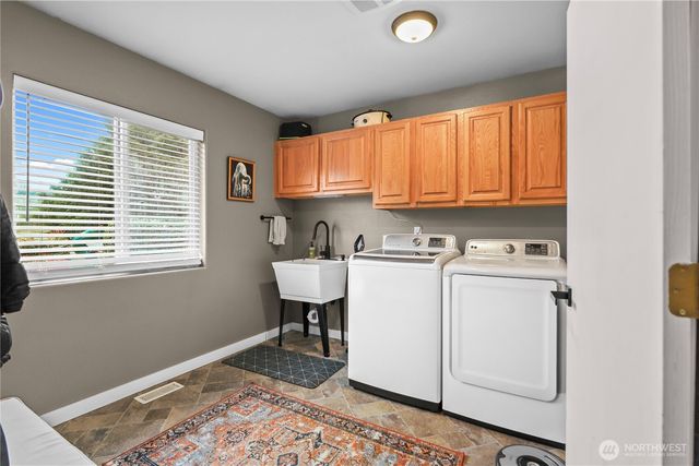 21 Monroe Drive, Cathlamet, WA 98612