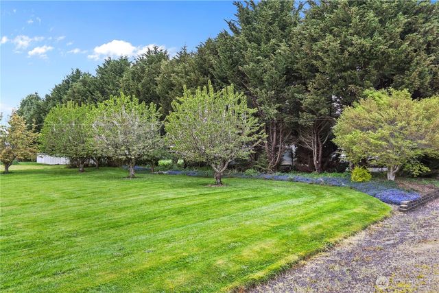21 Monroe Drive, Cathlamet, WA 98612