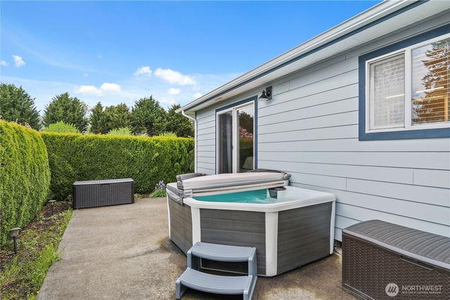 21 Monroe Drive, Cathlamet, WA 98612