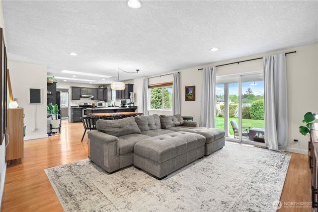 21 Monroe Drive, Cathlamet, WA 98612