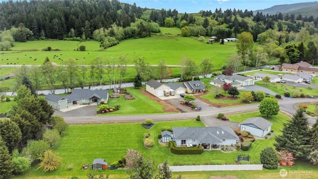 21 Monroe Drive, Cathlamet, WA 98612