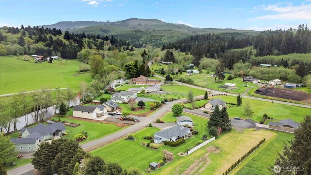 21 Monroe Drive, Cathlamet, WA 98612