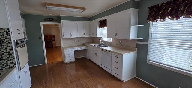 9500 Buena Vista Street, Overland Park, KS 66207