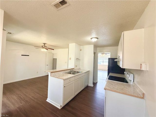 3404 Clover Meadows DR, Chesapeake, VA 23321
