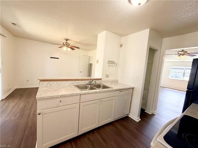 3404 Clover Meadows DR, Chesapeake, VA 23321