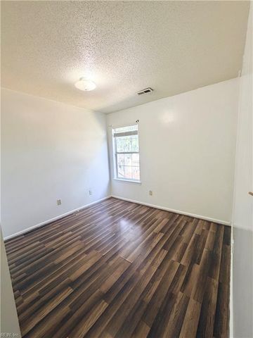 3404 Clover Meadows DR, Chesapeake, VA 23321
