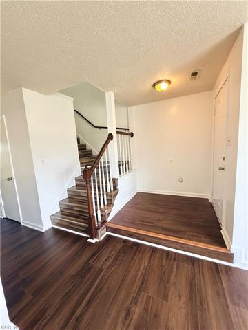 3404 Clover Meadows DR, Chesapeake, VA 23321