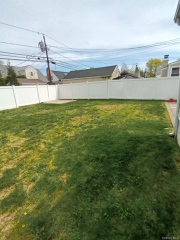 847 Jerusalem Avenue, Merrick, NY 11566