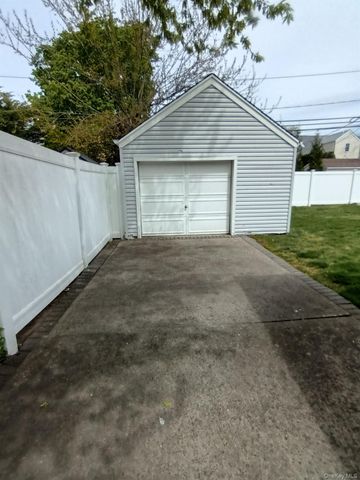 847 Jerusalem Avenue, Merrick, NY 11566