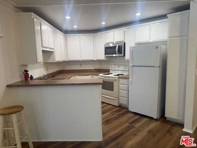 4260 Via Arbolada 220, Los Angeles, CA 90042