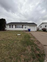 1109 Skyline Drive, Junction City, KS 66441