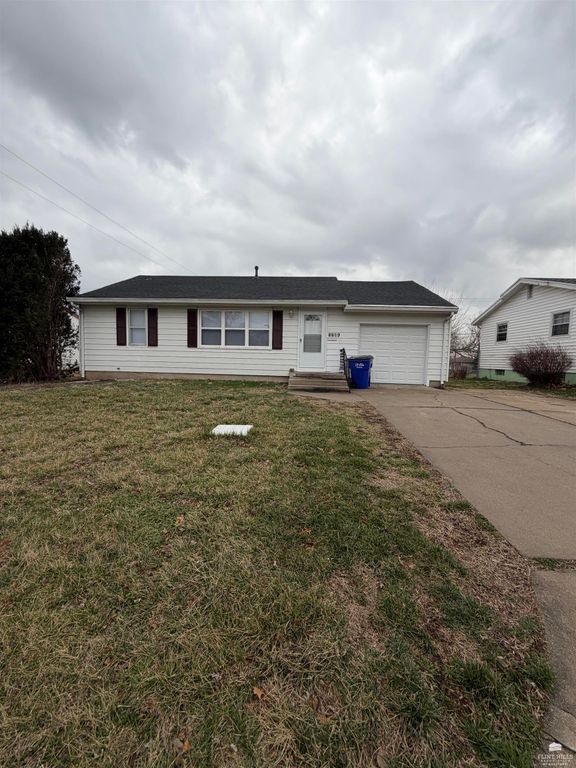 1109 Skyline Drive, Junction City, KS 66441