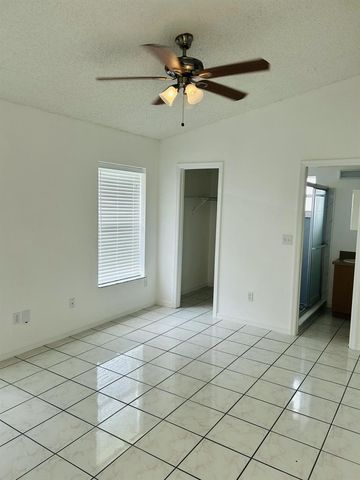 367 SW Donna Terrace, Port St. Lucie, FL 34984
