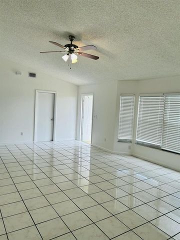 367 SW Donna Terrace, Port St. Lucie, FL 34984