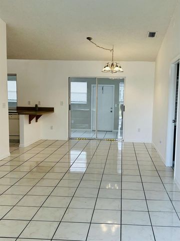367 SW Donna Terrace, Port St. Lucie, FL 34984