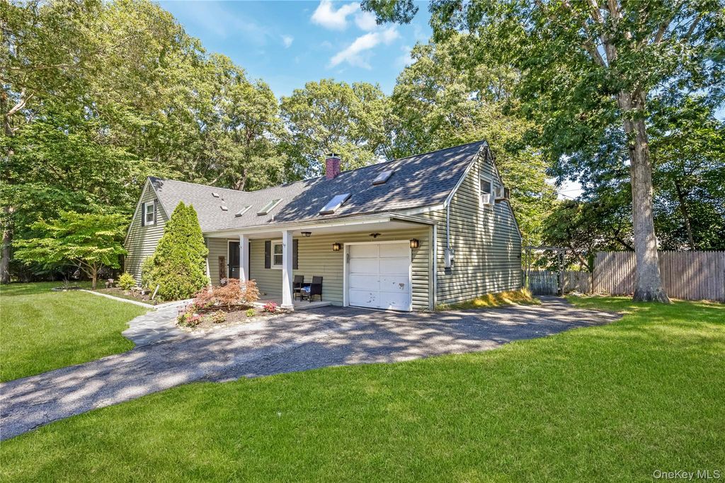 23 Lakeside Drive, Ronkonkoma, NY 11779 — photo 3