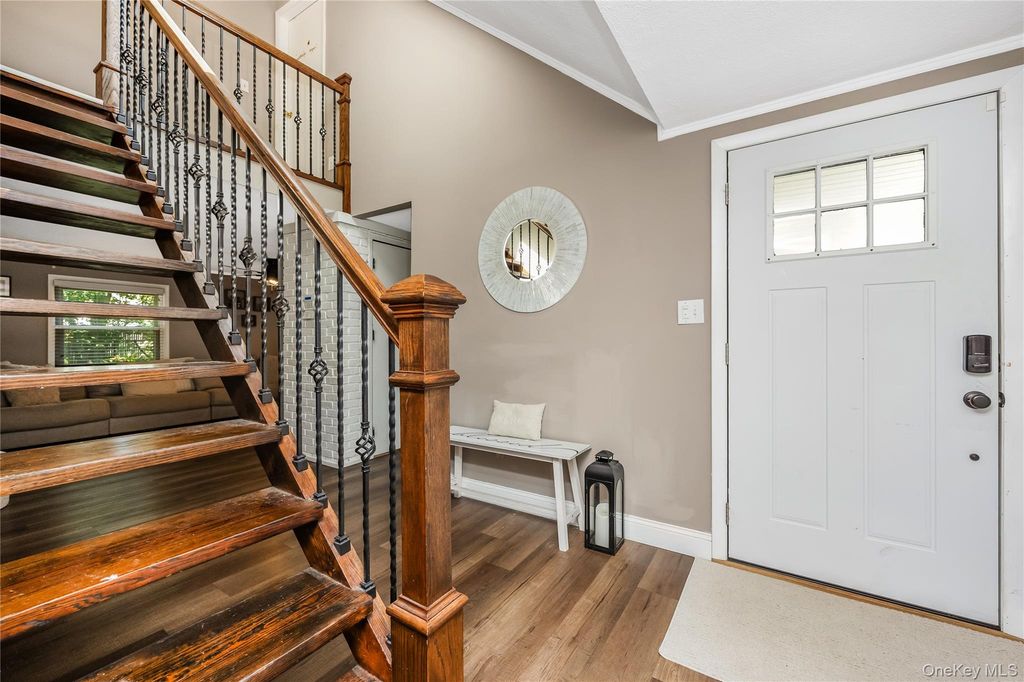 23 Lakeside Drive, Ronkonkoma, NY 11779 — photo 4