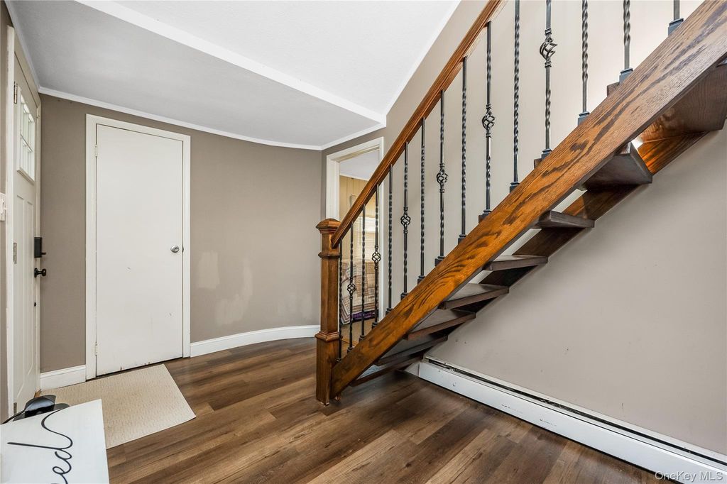 23 Lakeside Drive, Ronkonkoma, NY 11779 — photo 5