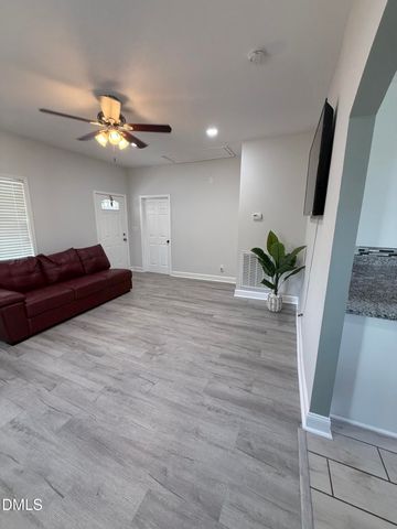 928 E Davis Street, Burlington, NC 27215