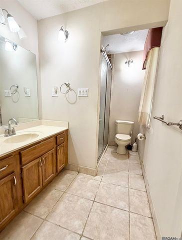 10400 Mollylea Dr, Baton Rouge, LA 70815