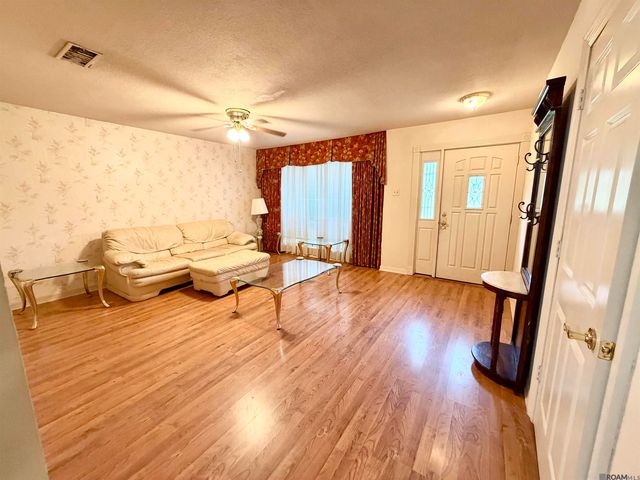 10400 Mollylea Dr, Baton Rouge, LA 70815