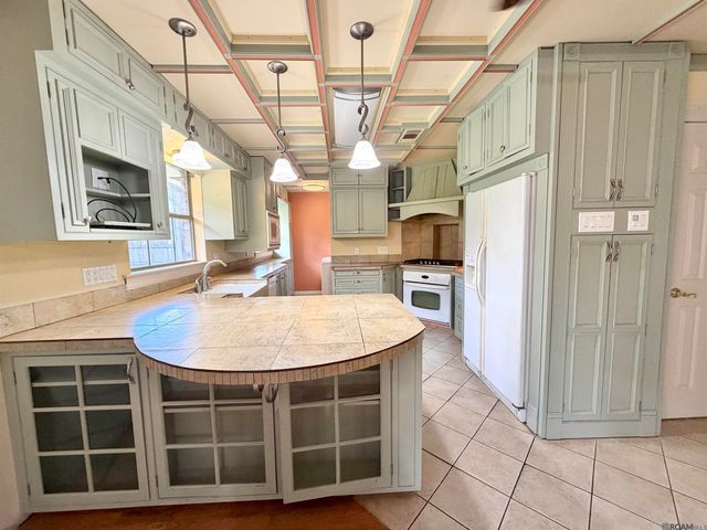 10400 Mollylea Dr, Baton Rouge, LA 70815