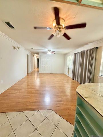 10400 Mollylea Dr, Baton Rouge, LA 70815