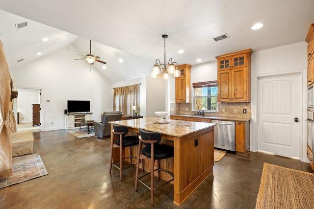 101 Winding Oak DR, Johnson City, TX 78636