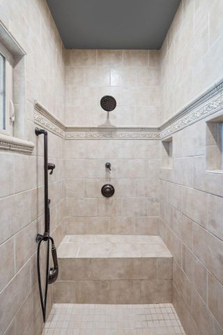 101 Winding Oak DR, Johnson City, TX 78636