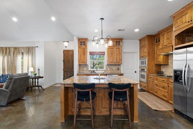 101 Winding Oak DR, Johnson City, TX 78636