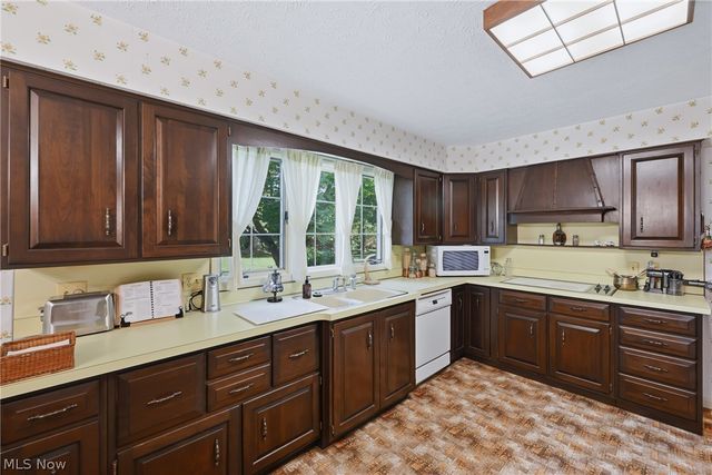 6151 Southern Hills Court, Canfield, OH 44406