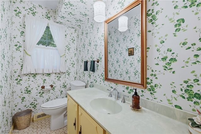 6151 Southern Hills Court, Canfield, OH 44406