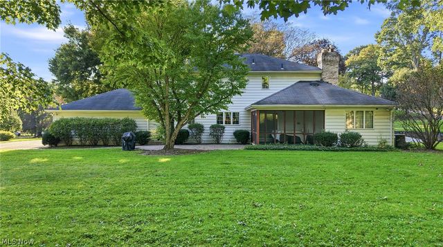 6151 Southern Hills Court, Canfield, OH 44406