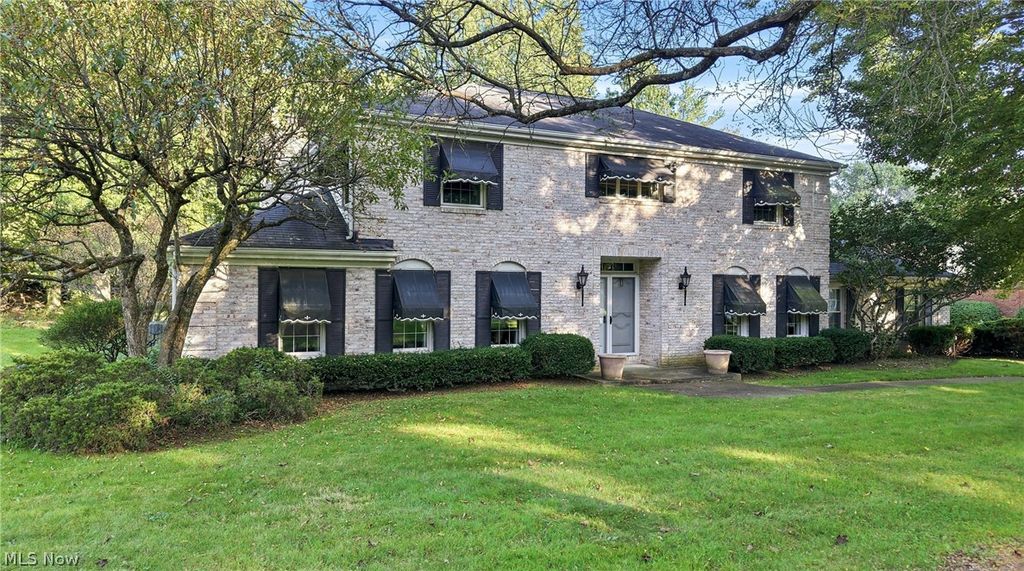 6151 Southern Hills Court, Canfield, OH 44406