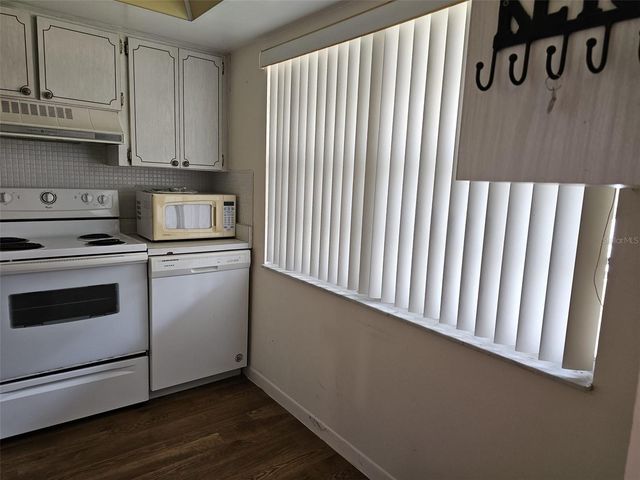 1845 S HIGHLAND AVENUE 11-11, Largo, FL 33756