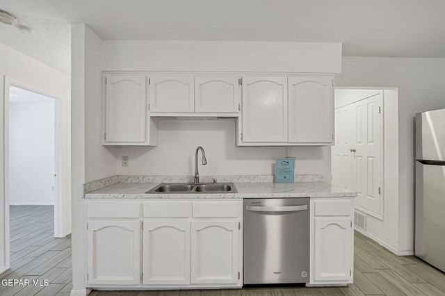 1724 GAMBEL QUAIL Drive, El Paso, TX 79936