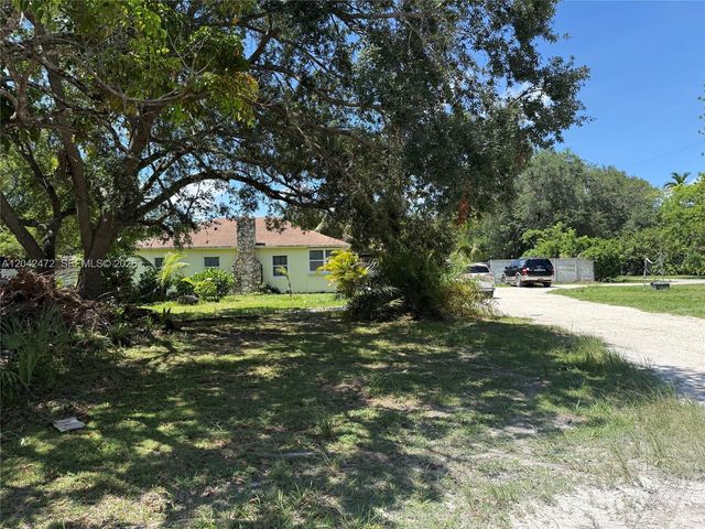 15201 SW 272nd St, Homestead, FL 33032