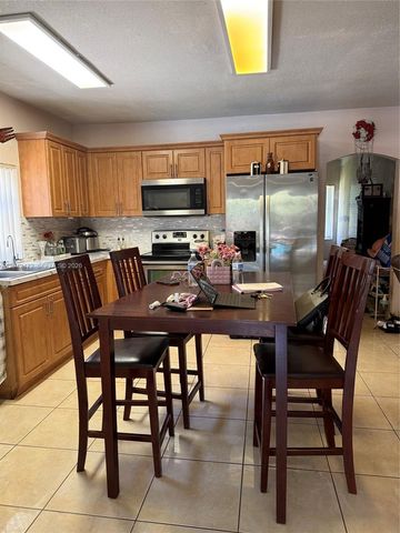 15201 SW 272nd St, Homestead, FL 33032